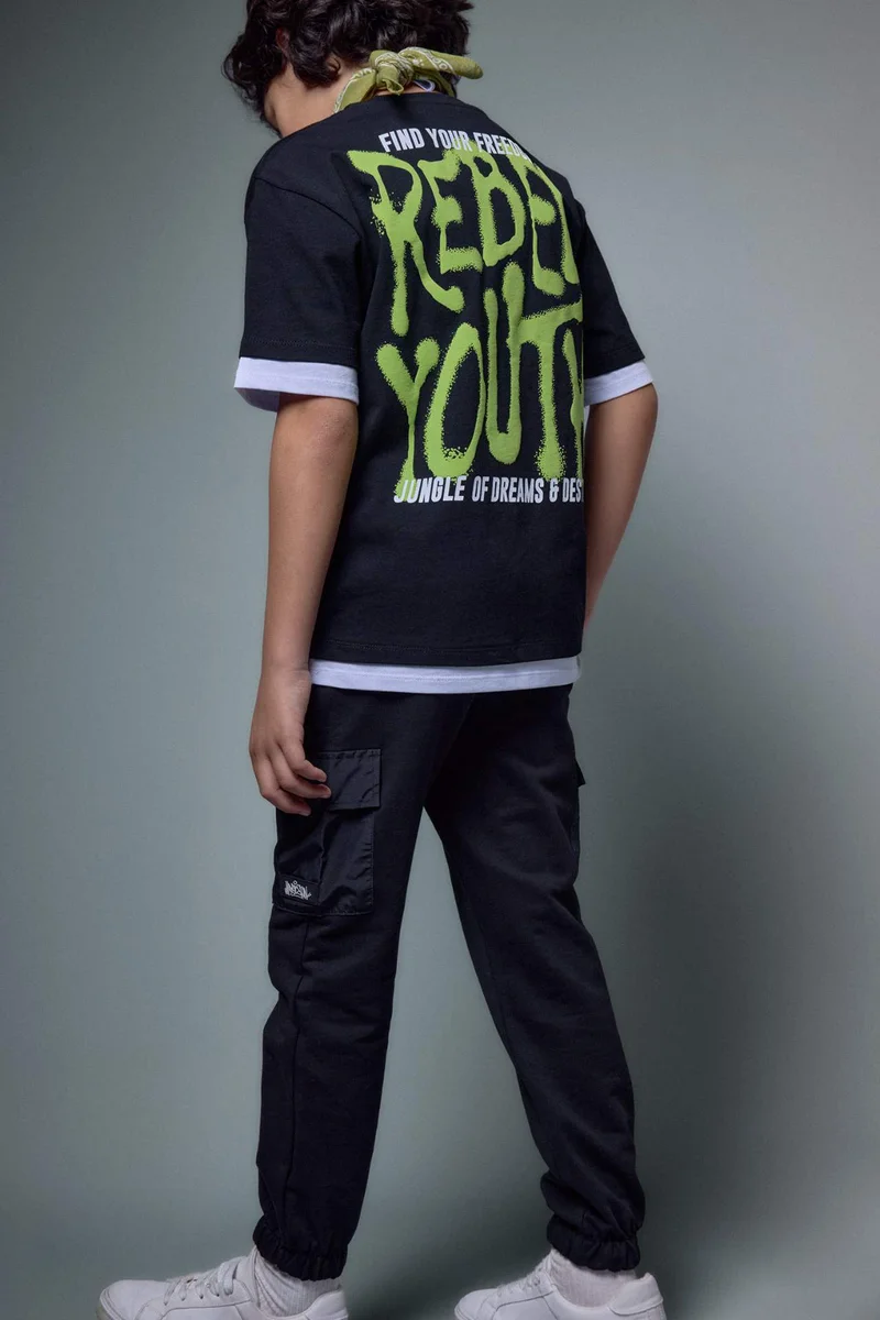 ديفاكتو Oversize Fit Short Sleeve T-Shirt
