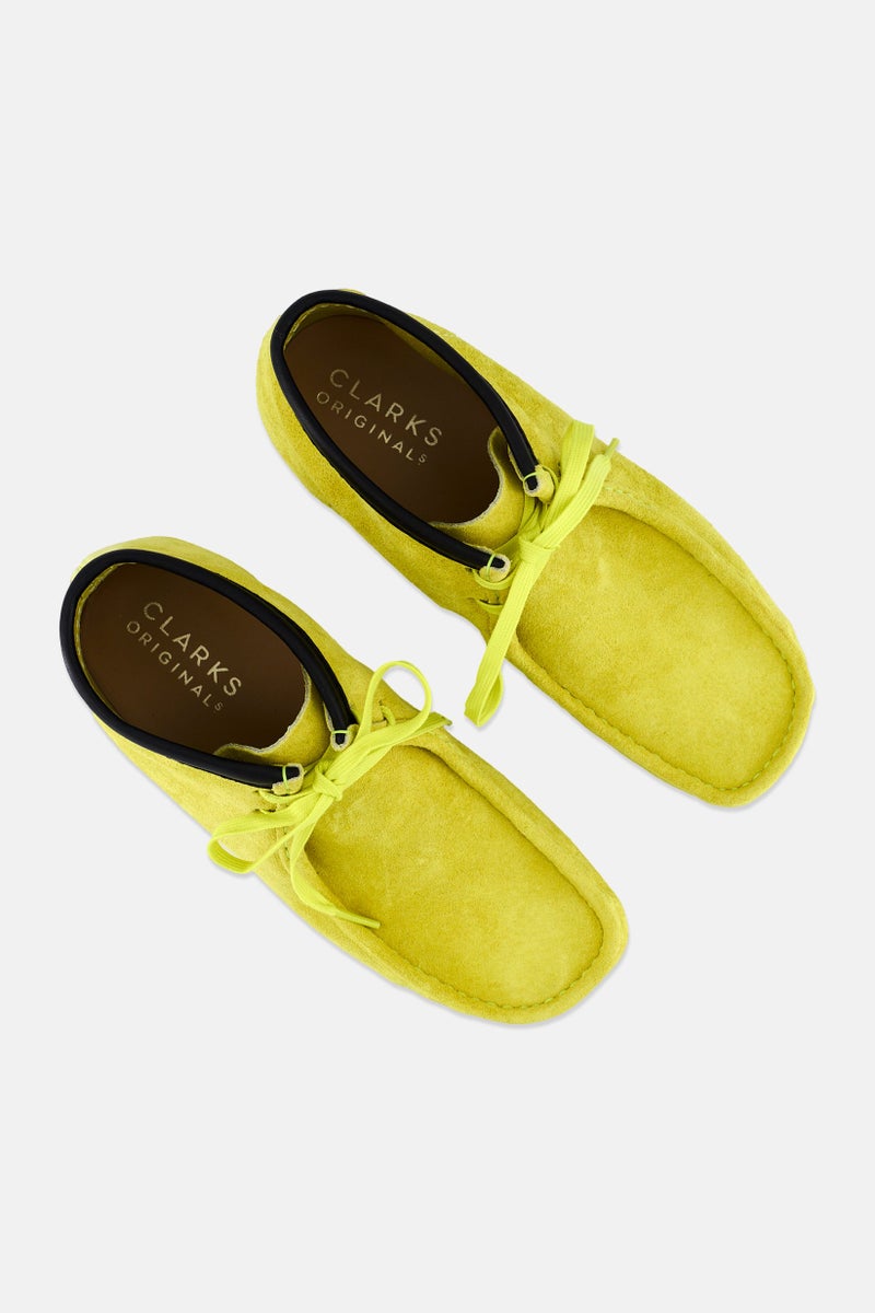 clarks أحذية كاحل وولابي قياسية للرجال، لون ليموني أصفر - Image 4