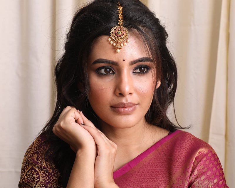 TARINIKA Antique Maang Tikka(Nethi chutti) for Women, Gold Plated Brass & CZ Stones Head Jewelry, Traditional Wedding Mang tikka Festive & Bridal Accessory (Ishita Antique(White Red Green)) - Image 3