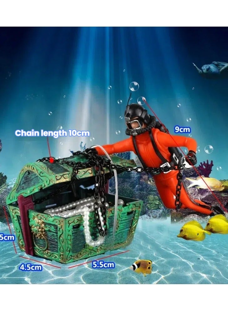 عام ترتيب المناظر الطبيعية في حوض السمك. هناك تزيينات لحوض السمك مثل صندوق الكنوز والمزخرفات الخاصة به، فضلاً عن مشهد من أبحاث الكنوز مع رجل الضفادع، والتي تعمل على تأطير حوض السمك أو الحوض الاستوائي. - Image 4