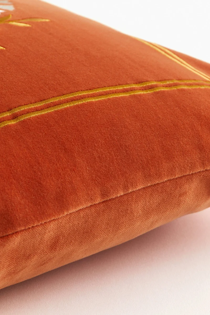 اتش اند ام غطاء وسادة بتطريزات