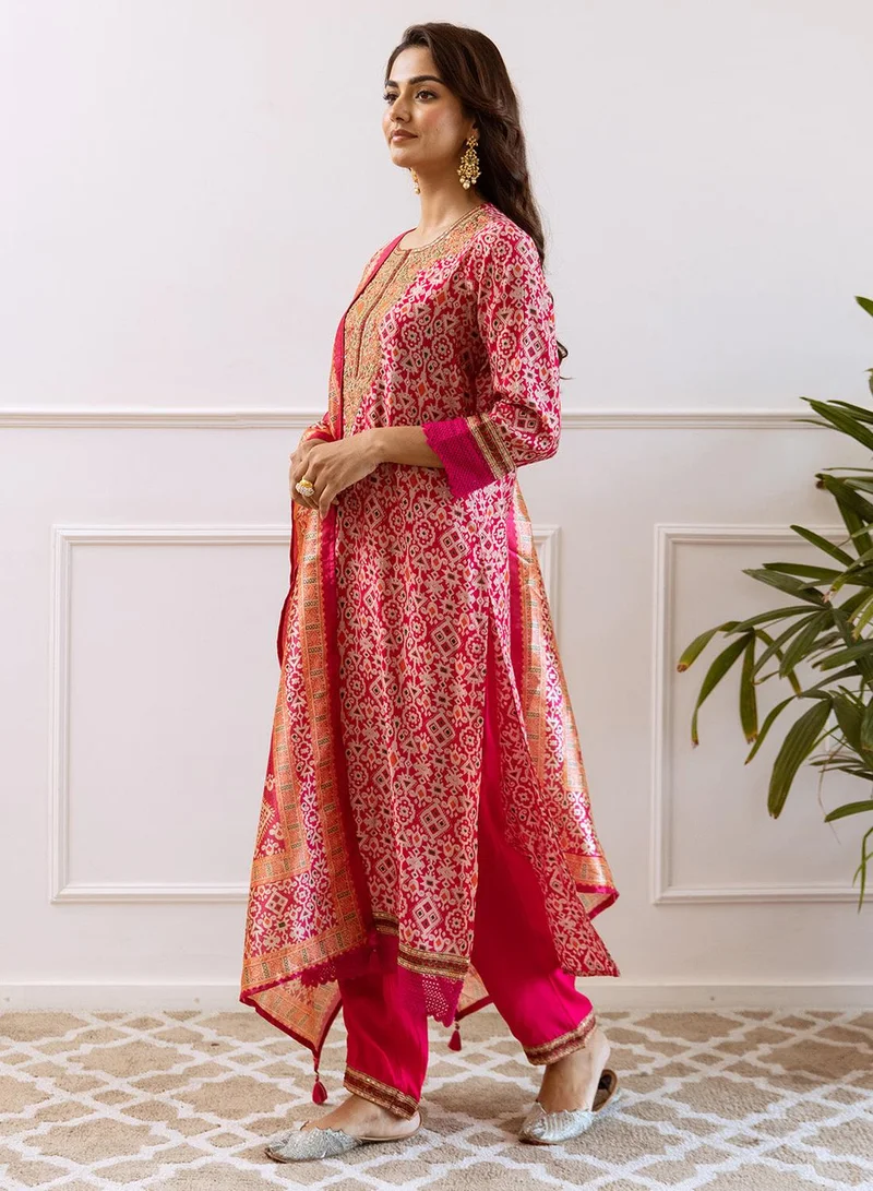 آي شين Women's Pink 100% Cotton Printed Straight Fit Kurta Set