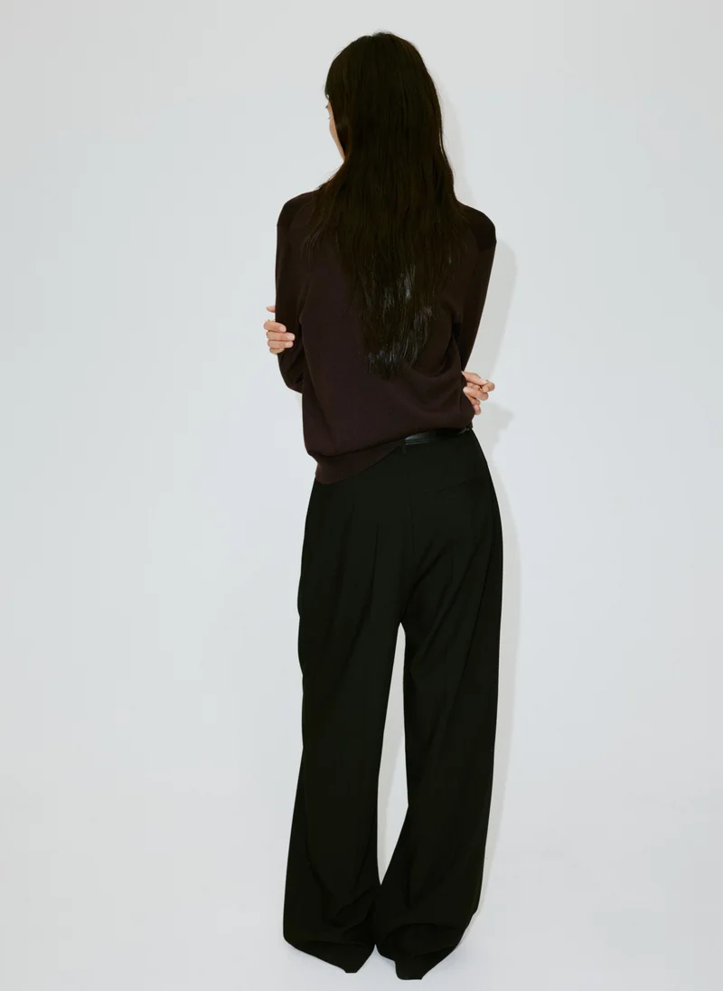مانجو V-Neck Knit Sweater
