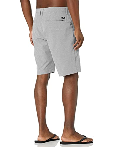 Billabong شورت بيلابونغ الكلاسيكي للرجال القابل للغمر، مصنوع من مادة سريعة الجفاف للاستخدام على اليابسة وفي الماء رمادي - Image 3