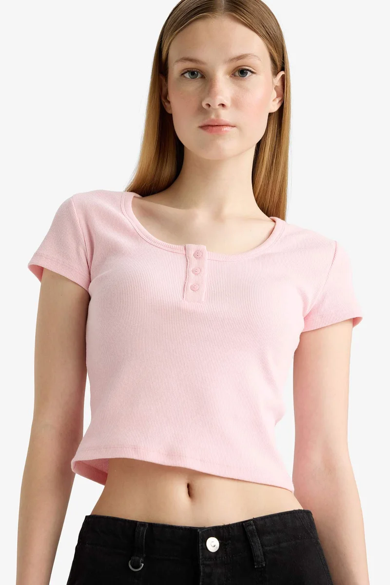 ديفاكتو Fitted Corduroy Short Sleeve T-Shirt