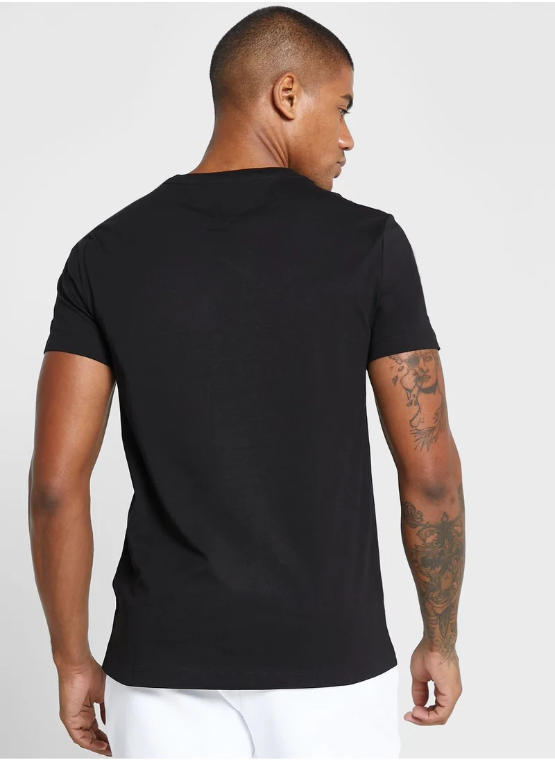 TOMMY HILFIGER Chest Striped Slim Fit Crew Neck T-Shirt