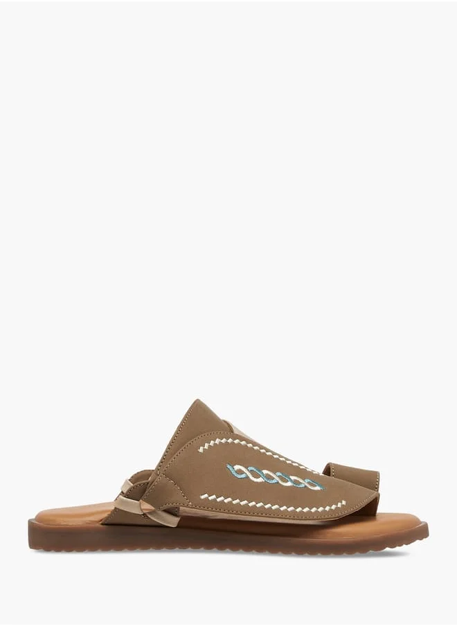 الواحة Boys Embroidered Slip-On Arabic Sandals with Toe Loop