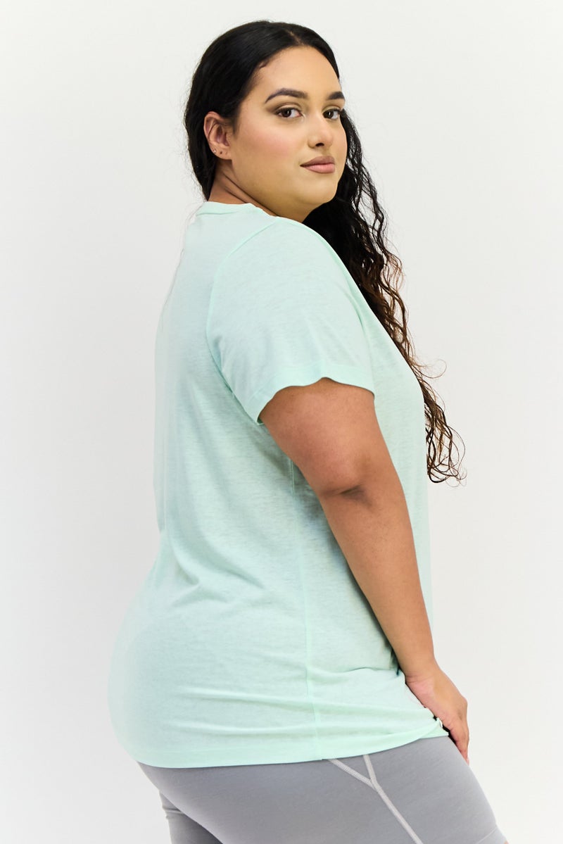 PUMA تي شيرت تدريب للنساء بشعار العلامة التجارية، أخضر نعناعي - Image 3