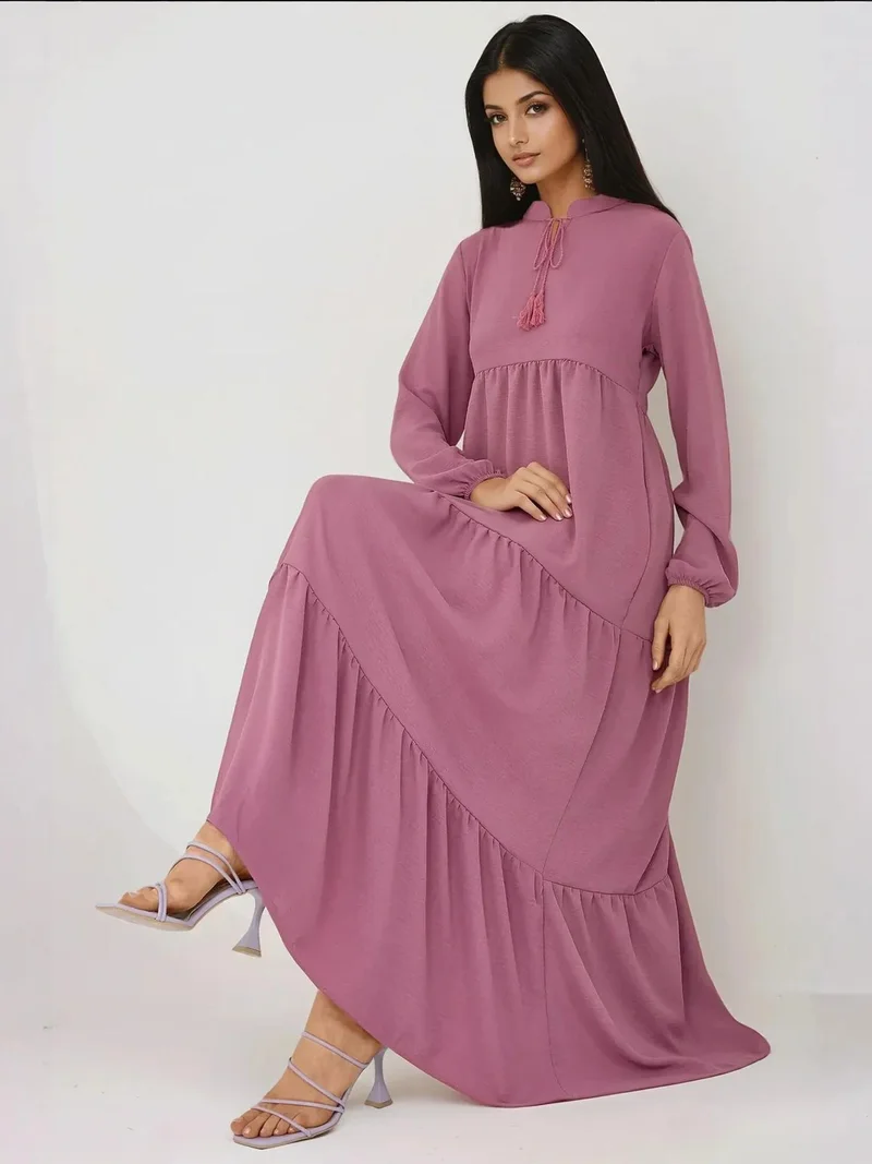 زوبعة فستان ماكسي طويل بأكمام طويلة وياقة دائرية بنقوش