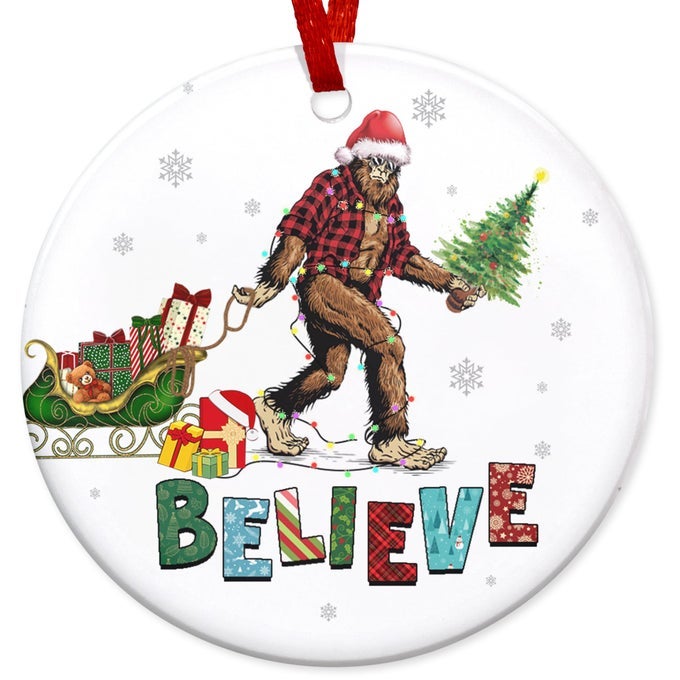 FUNNY BIGFOOT GIFTS FOR MEN WOMEN CERAMIC CHRISTMAS ORNAMENTS 2025 FOR TREE DECORATIONS BIG FOOT SASQUATCH GIFTS FOR FRIENDS CAMPERS BIGFOOT CHRISTMAS ORNAMENT WHITE ELEPHANT GIFT IDEAS