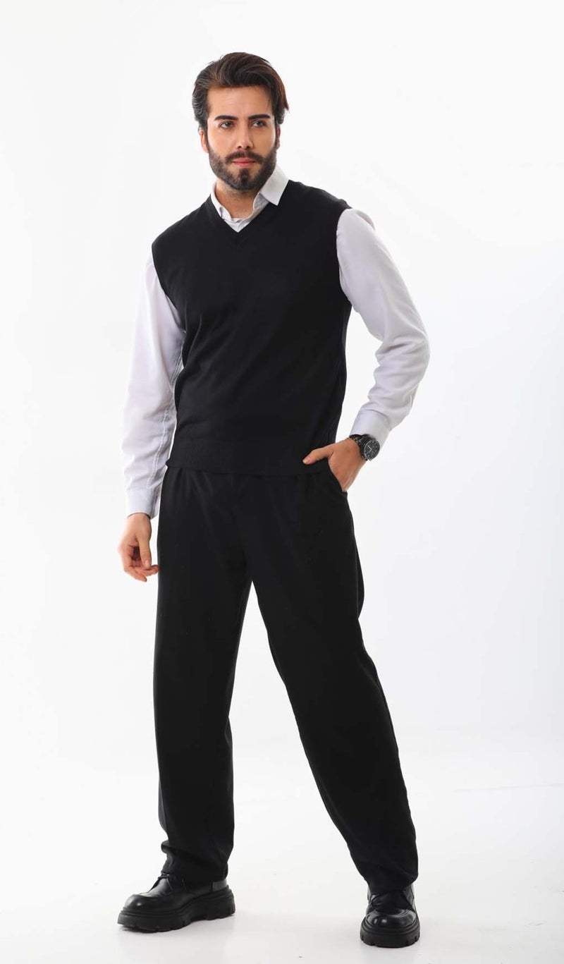 Günay Gunay Men's V Neck Wool Sweater 1000 Black  - Image 1