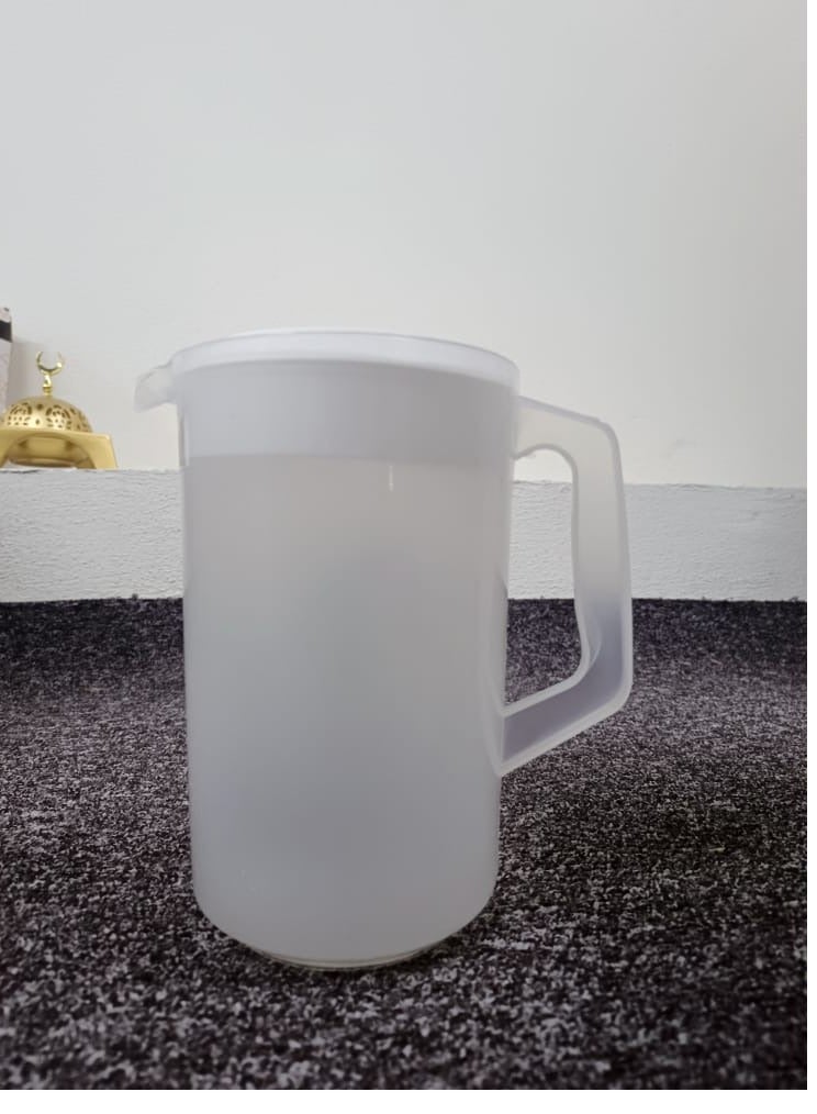 2L plastic juice jug with a leak-proof lid  - Image 3