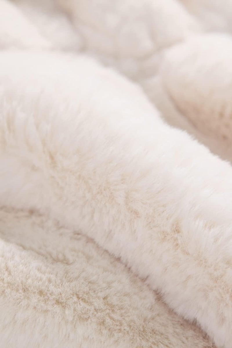 BABEYOND Women's Faux Fur Collar Shawl Wrap Evening Cape for Winter - Image 5