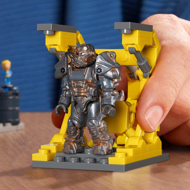 Mega Brands MEGA Fallout Action Figures Building Toys, Red Rocket Truck Stop with 824 Pieces, 2 Poseable Characters and Accessories, for Collectors - Image 4