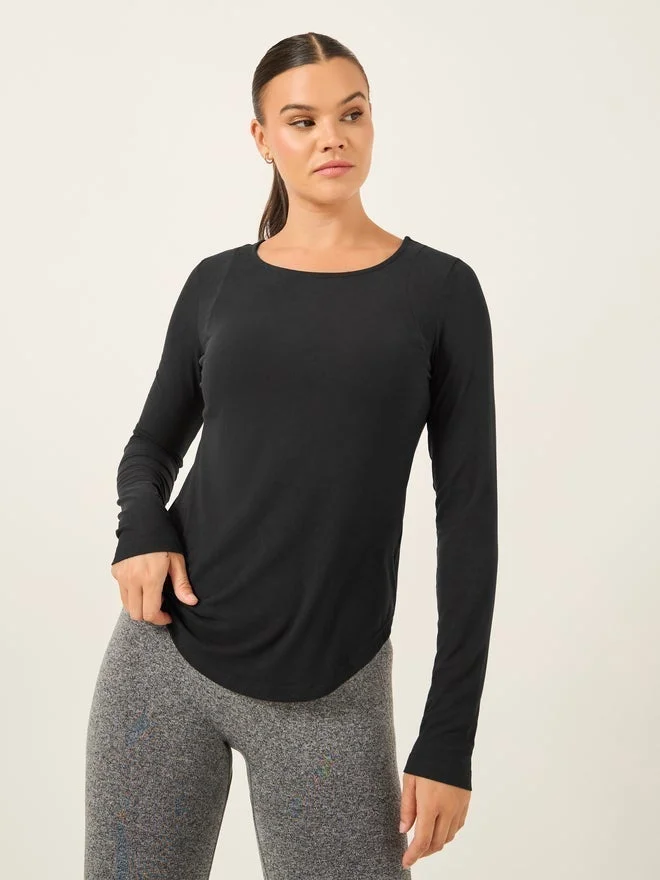 Styli Active Pin Tuck Back Long Sleeve Top