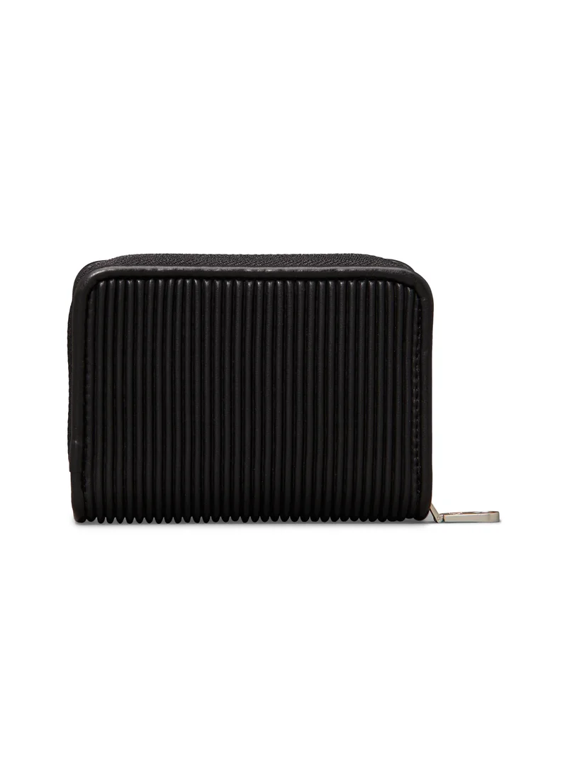 كالفن كلاين جينز Narrow Strap Crossbody
