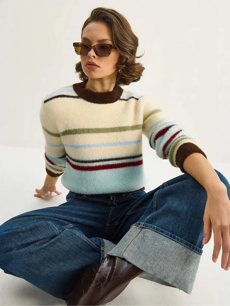 بيانكو لوتشي بلوفر مخطط برقبة دائرية من لوتشي