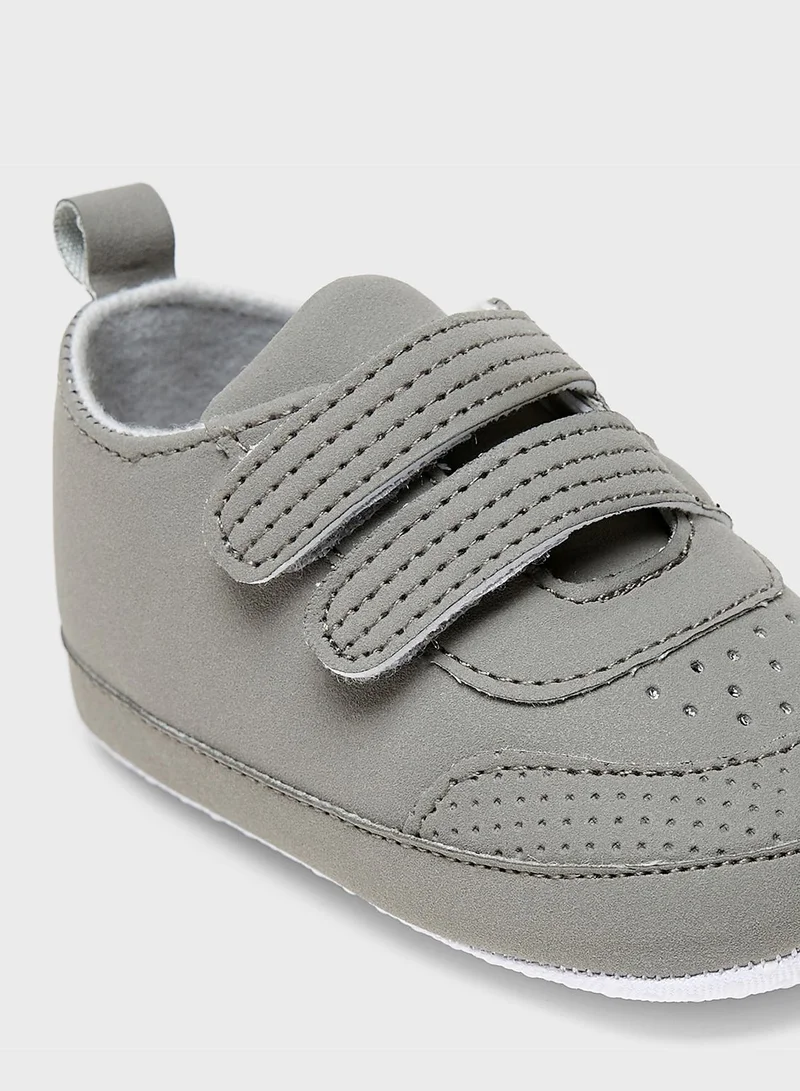 ال بي ال من شو اكسبرس Kids Low Top Slip On Sneakers