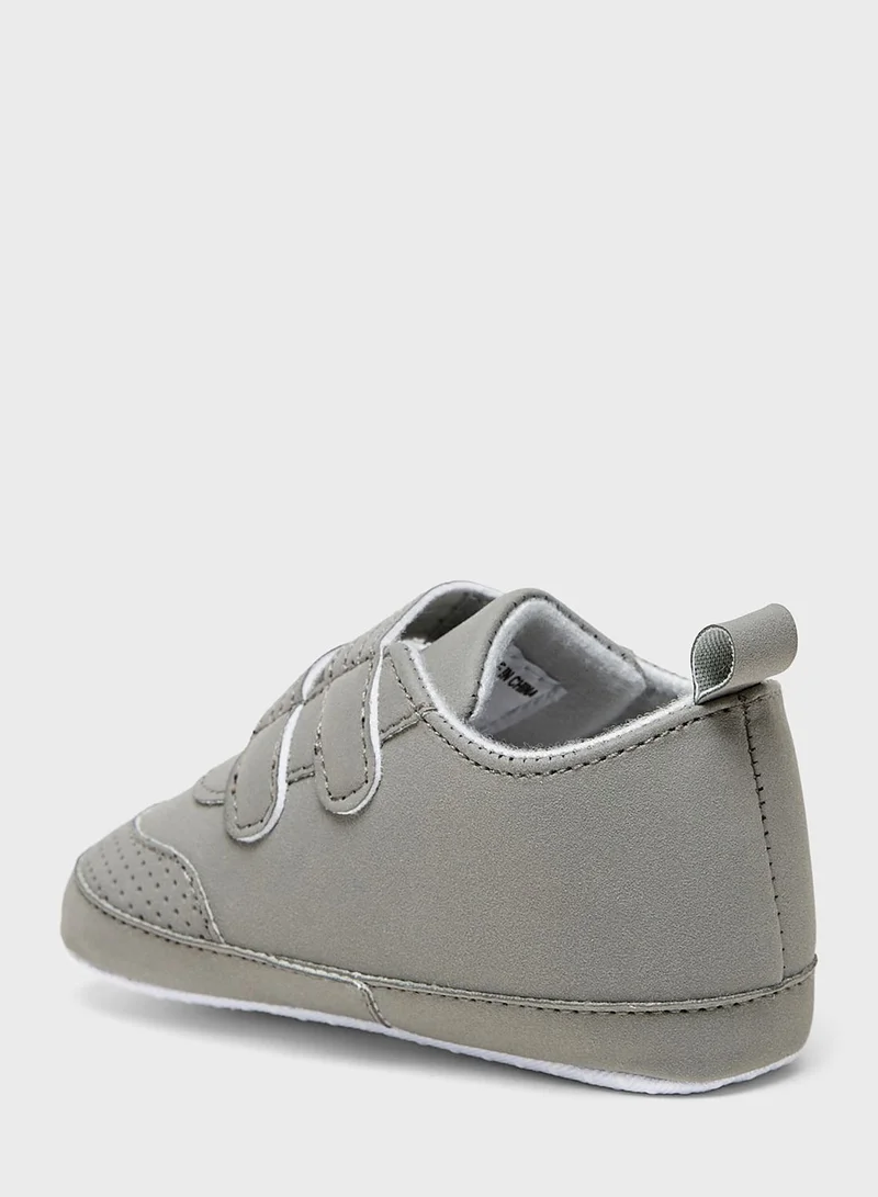 ال بي ال من شو اكسبرس Kids Low Top Slip On Sneakers