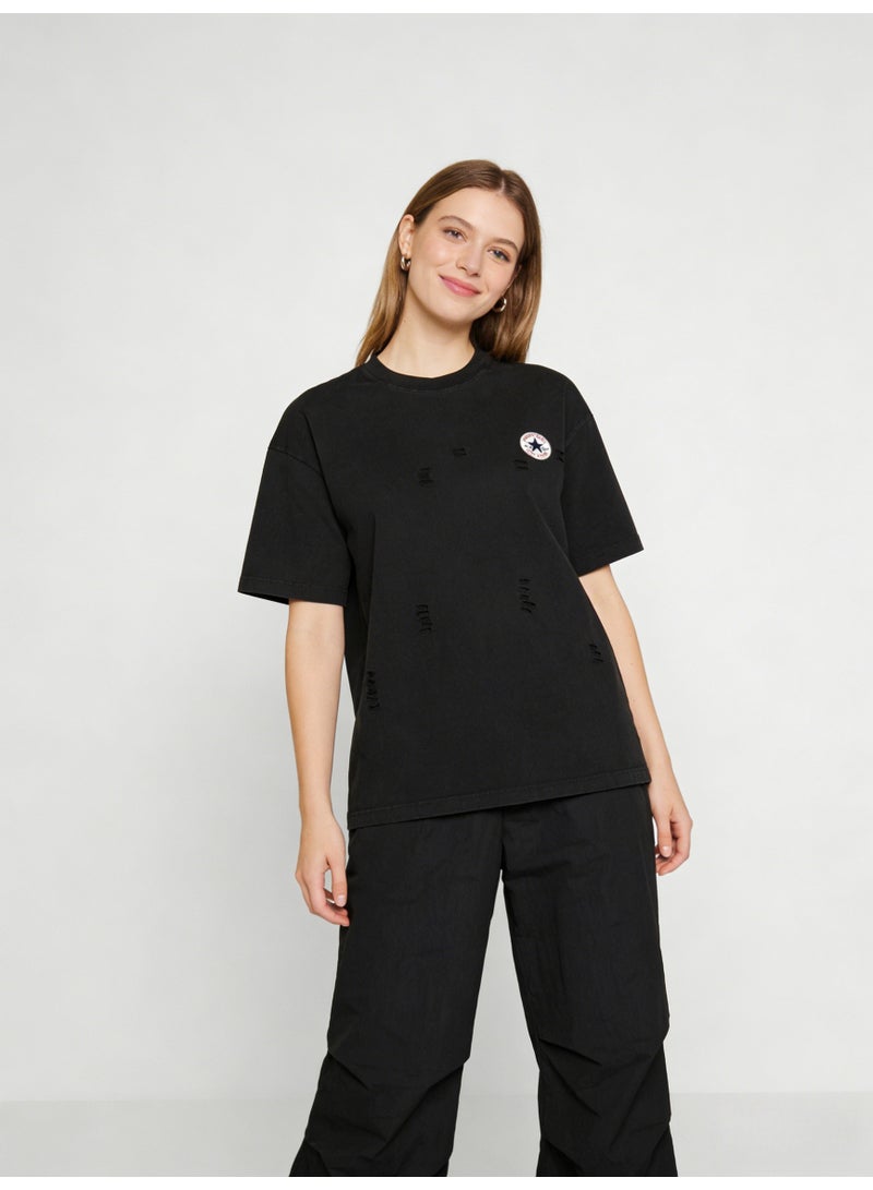 كونفرس Converse Unisex Black Distressed Oversized T-Shirt, Vintage Washed Cotton, Casual Streetwear for Men & Women in KSA - Image 2