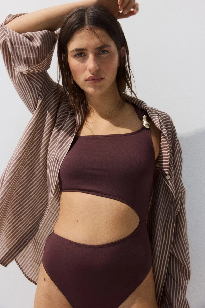 اتش اند ام ملابس سباحة بكتف واحد وقوالب مزودة بحشوة