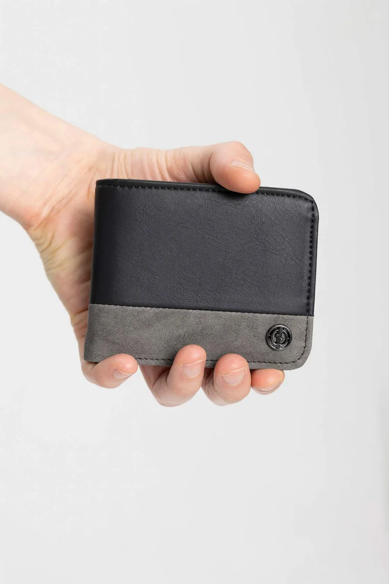 ديفاكتو Man Faux Leather Wallets
