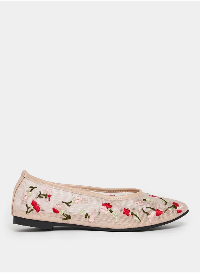 Styli Embroidered Floral Design Mesh Casual Shoes