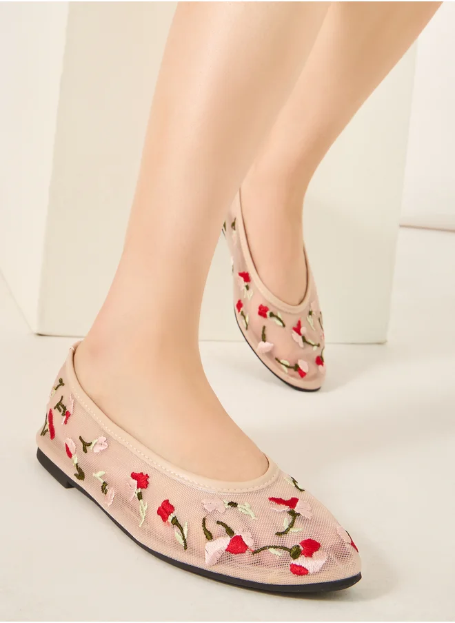Styli Embroidered Floral Design Mesh Casual Shoes