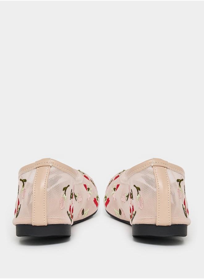 Styli Styli Embroidered Floral Design Mesh Casual Shoes  - Image 5