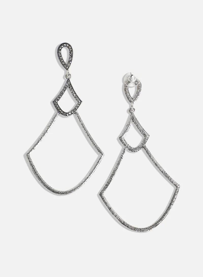 SOHI Maxi Textured Artificial Drop Earring Jewellery