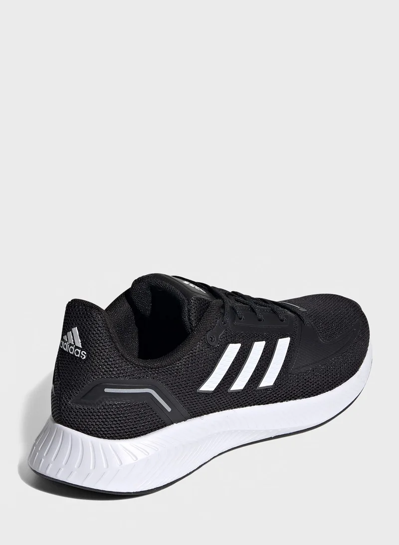 adidas حذاء ركض بتصميم عصري للنساء