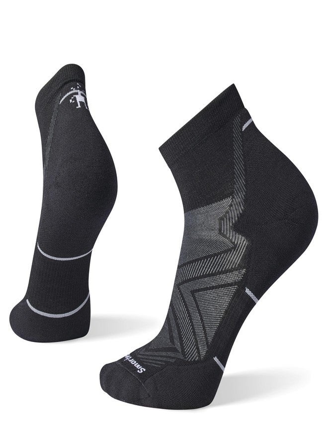 SmartWool Men's Run Targeted Cushion Ankle Socks, Black, Large - Image 1