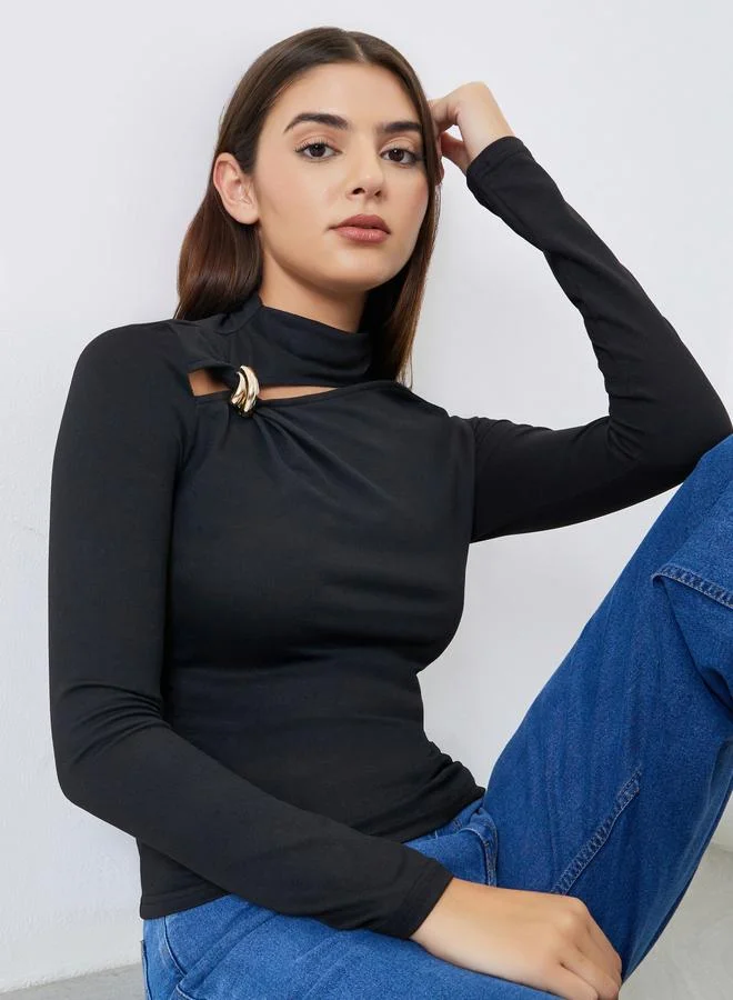 Styli Styli Women Black Solid Cut Out Front Slim Fit T-Shirt with Metal Trim