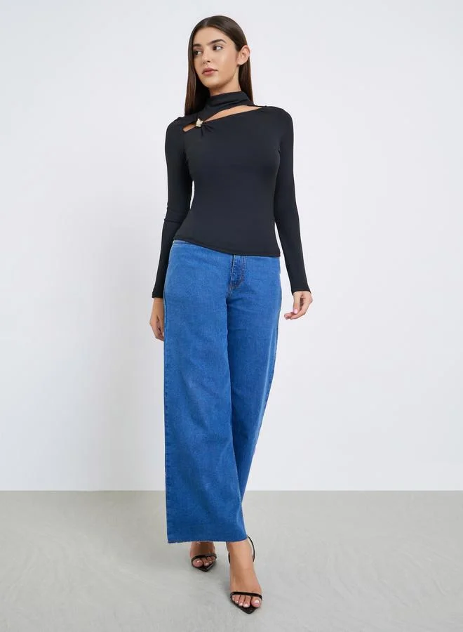 Styli Styli Women Black Solid Cut Out Front Slim Fit T-Shirt with Metal Trim