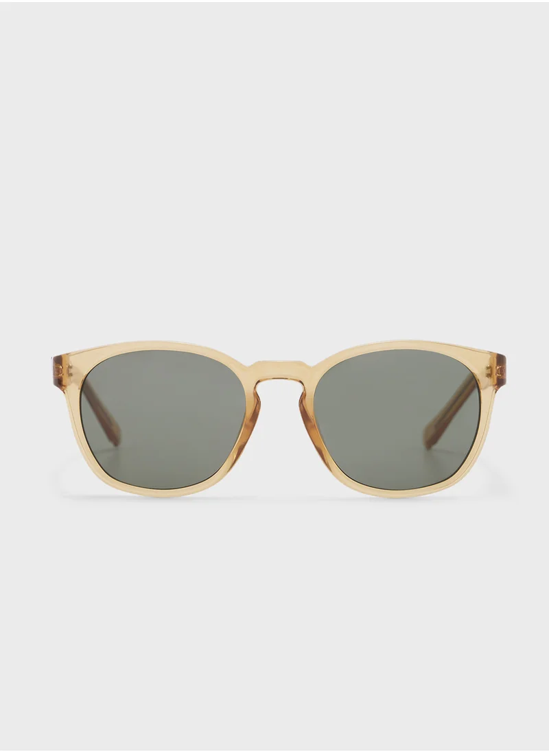 GUESS Uv Protected Wayfarer Sunglasses
