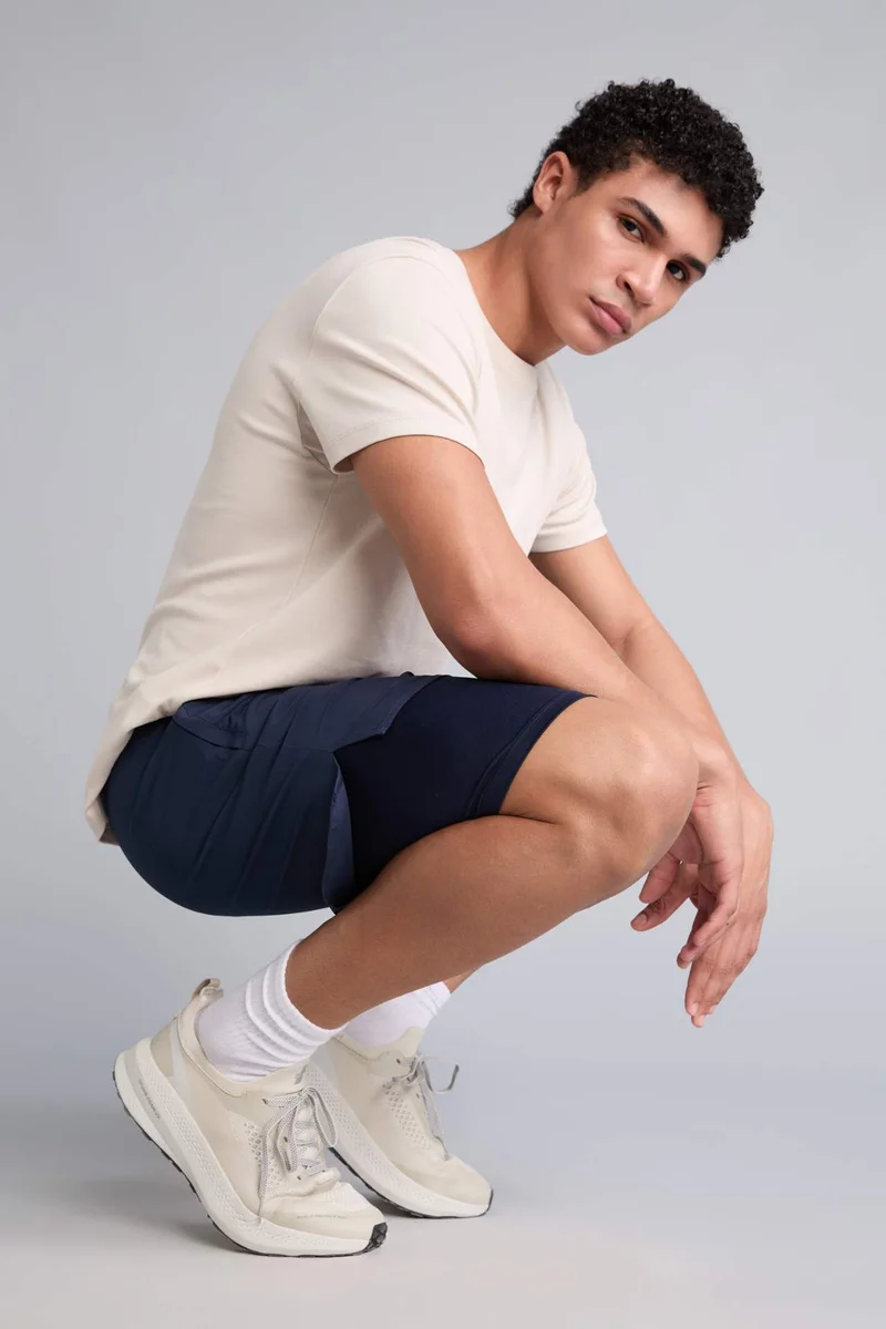 ديفاكتو Standard Fit Shorts