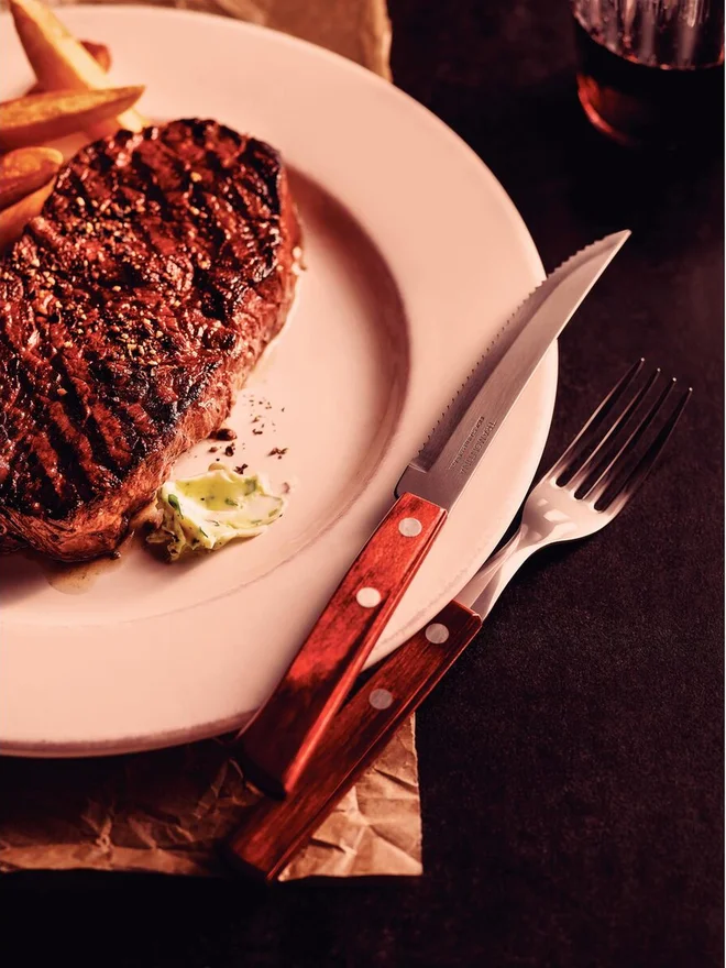 ترامونتينا شوكة طاولة ترامونتينا ستانلس ستيل بمقبض بولي وود معالج أحمر