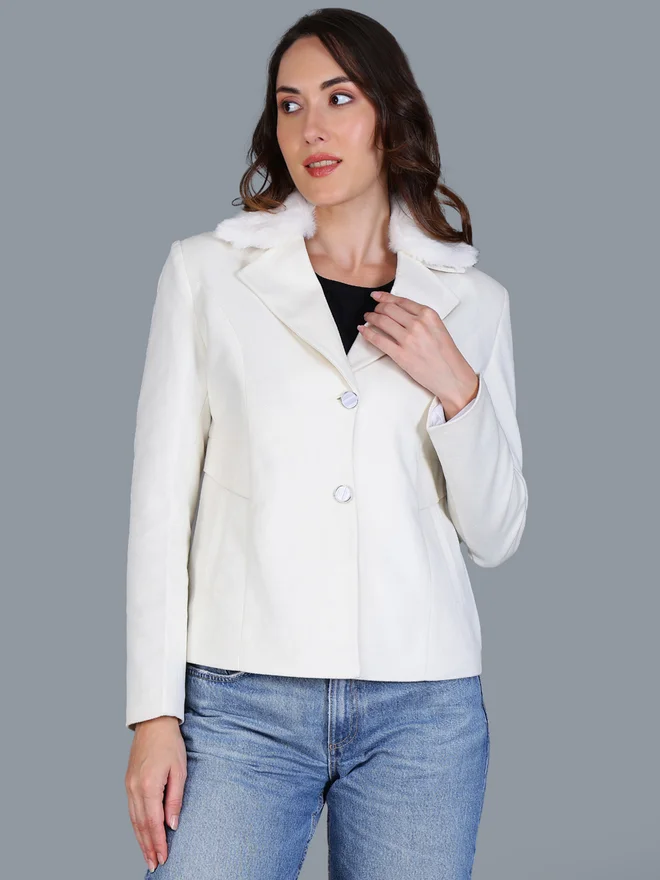 فورت كولينز بليزر نسائي بيج بأزرار وياقة فرو صناعي من فورت كولينز