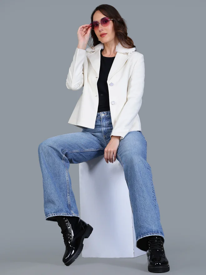 فورت كولينز بليزر نسائي بيج بأزرار وياقة فرو صناعي من فورت كولينز