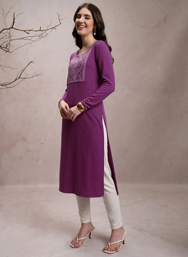 فيشود Ribbed Embroidered Straight Fit Kurta by Styli
