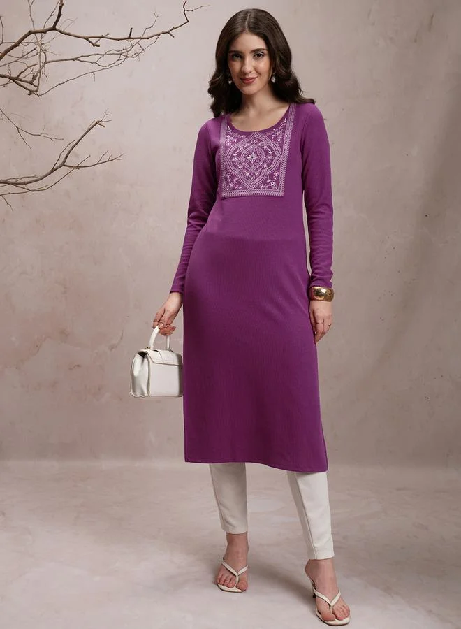 فيشود Ribbed Embroidered Straight Fit Kurta by Styli