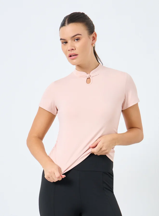 Styli Styli Front Peep Side Gather Crop Top