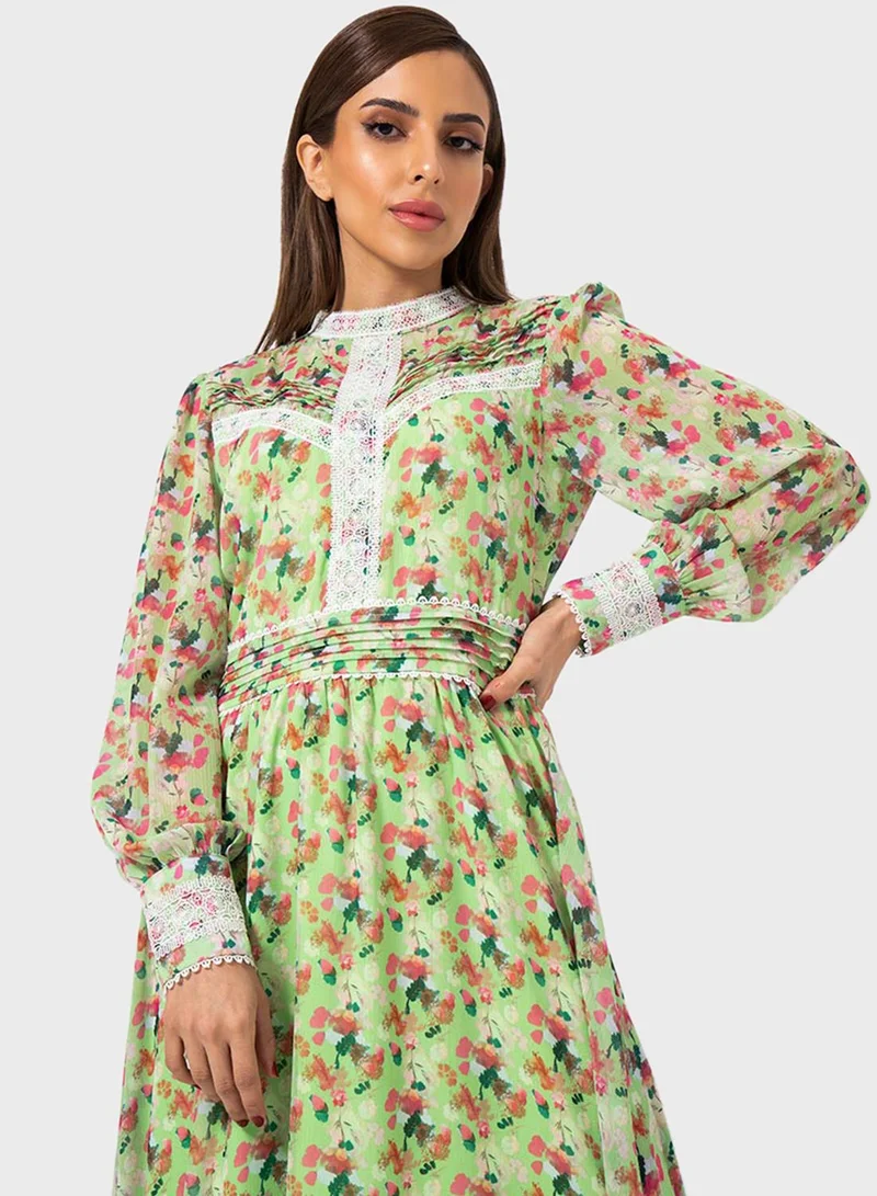 رينا فستان مزين بدانتيل