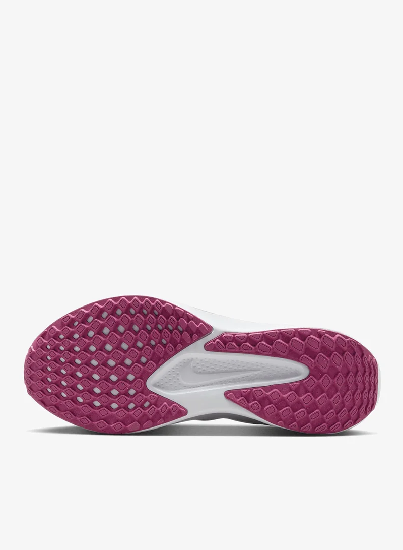 نايكي كويست