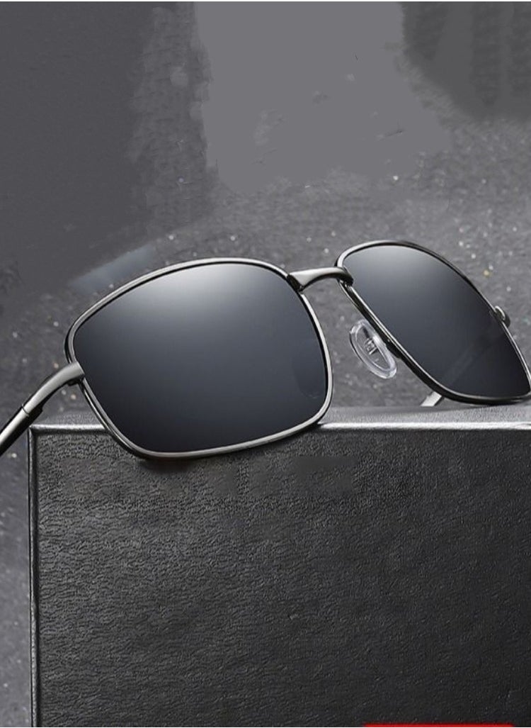 Smart sunglasses can block ultraviolet rays and are foldable. They are driving and fishing sunglasses with polarized lenses.