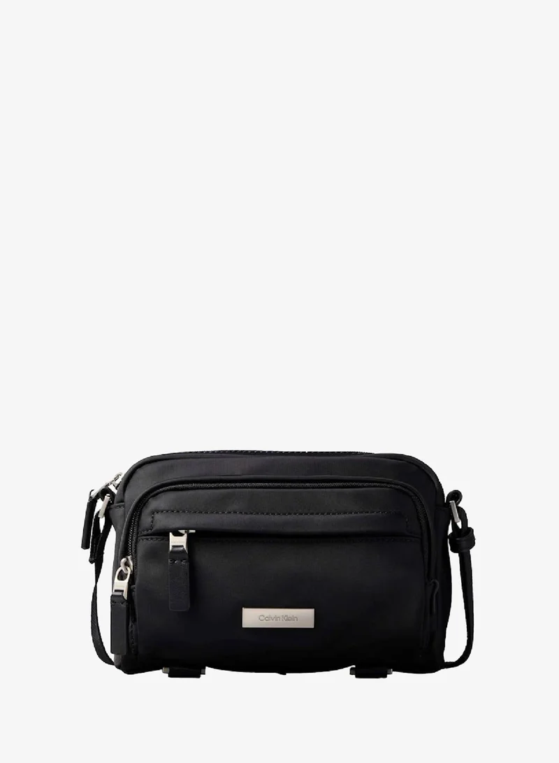 Sleek Crossover Utility Bag