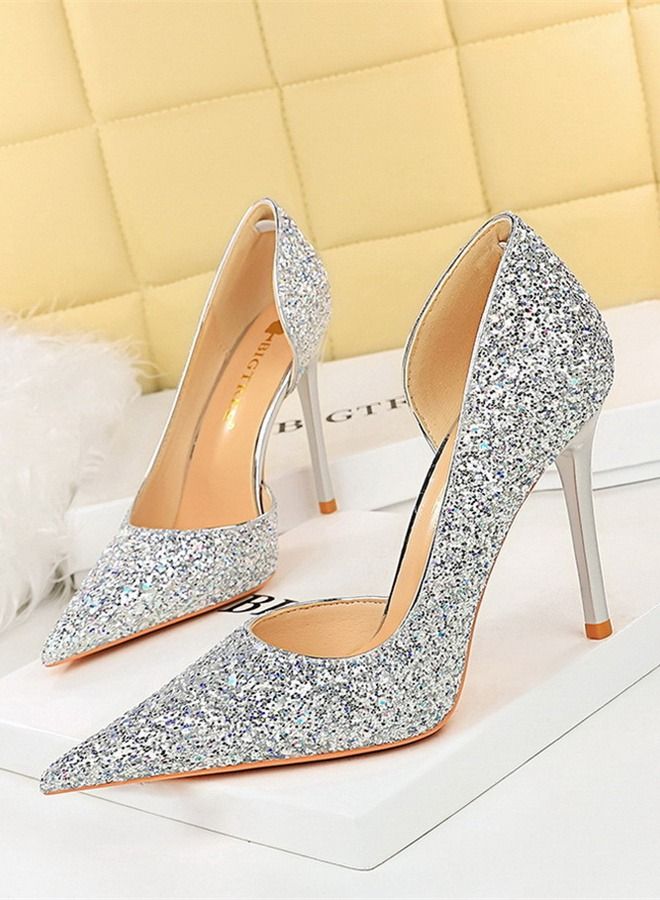 BIGTREE كعب عالٍ لامع مزين بمسامير فضية مقطوعة من الجانبين 10.5 سم - Image 1