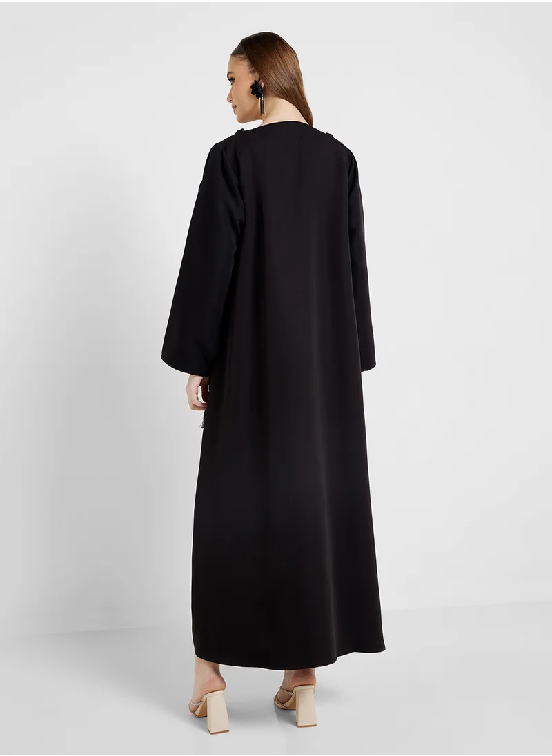 هيا كلوزيت V-Neck Flared Sleeve Black Abaya