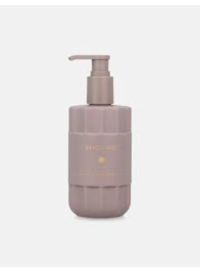 AMOUAGE Love Delight Bath & Shower Gel 360ml - Image 1