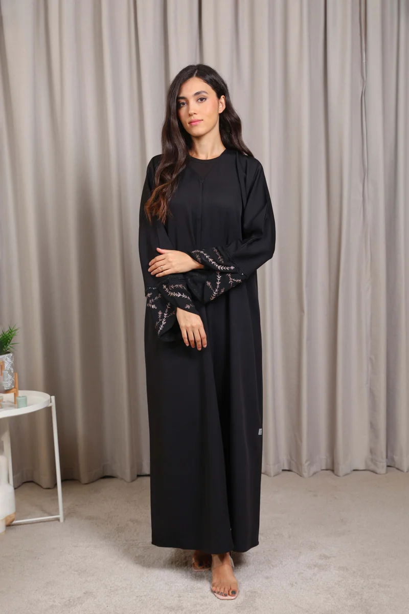 Nikias Nikias Luxury Crepe Abaya with Intricate Threadwork and Lace Sleeve Detail